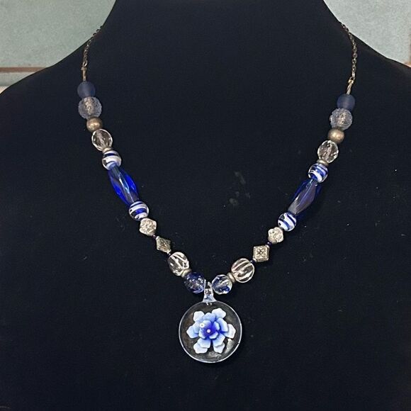 Artisan Art Glass Necklace Women's OS Blue Silver Flower Glass Pendant Beaded - Picture 1 of 6